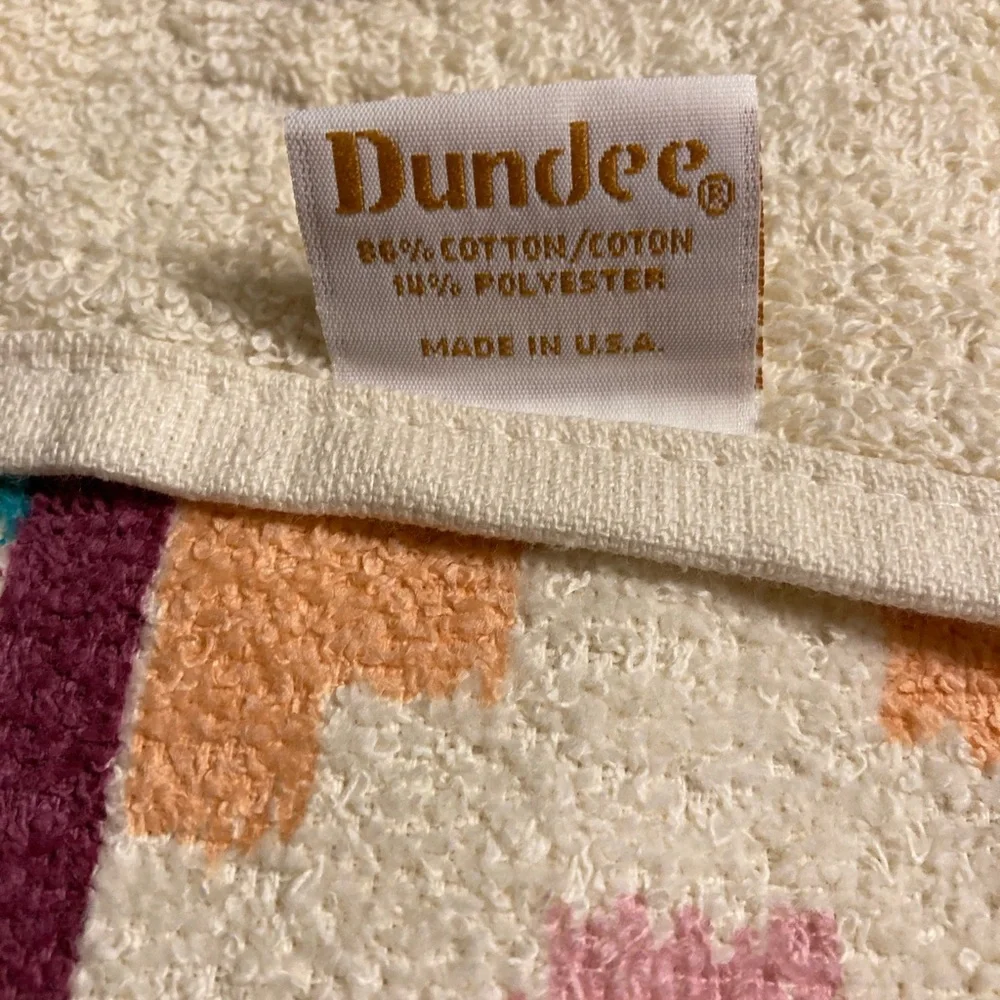 2 vintage bath towels (1989) never used